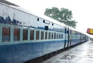 पुणे-मुंबई रेल्वे मार्गावरील अनेक गाड्या रद्द